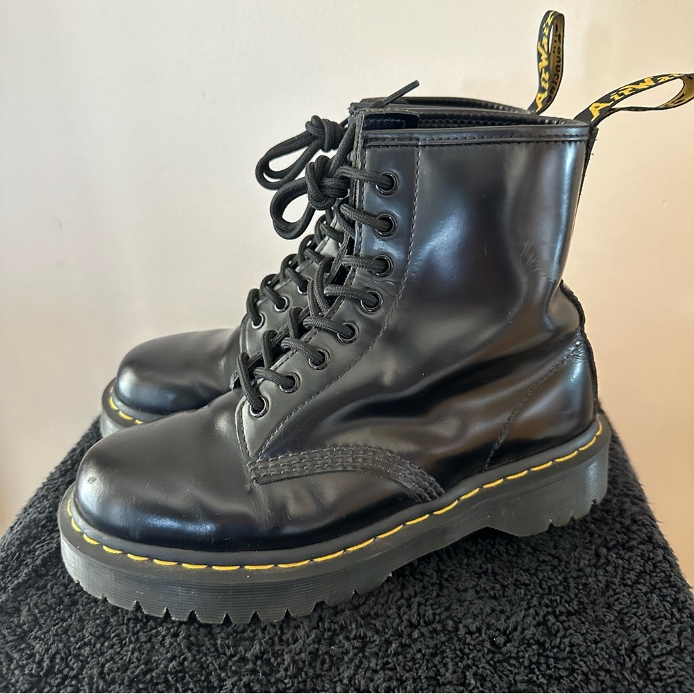 1460 Bex Dr Martens